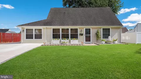 60 Harrow Rd, Levittown, PA 19056
