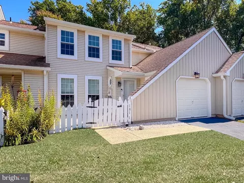 1811 Morris Cir, Southampton, PA 18966