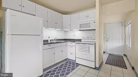 Entry Way - 802 Third Ave, Croydon, PA 19021 photo 5 of 6