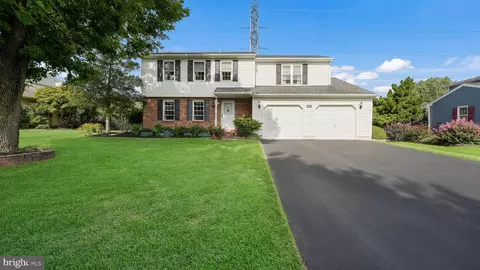 241 Barnsbury Rd, Langhorne, PA 19047