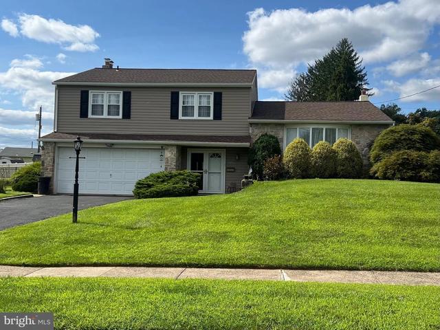 1230 Stuart Ln, Southampton, PA 18966