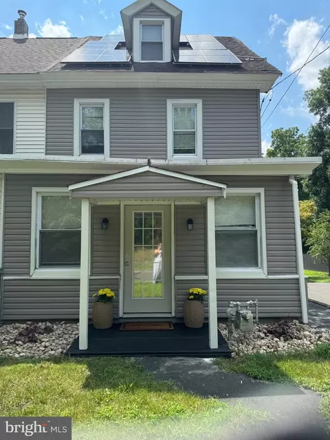 908 Mill Rd, Bensalem, PA 19020