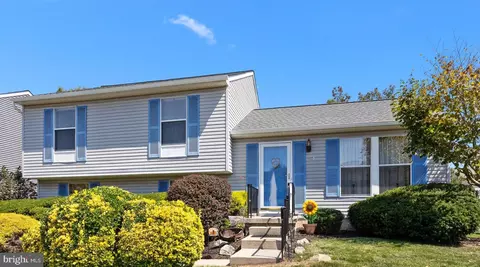 414 Justice Ln, Morrisville, PA 19067