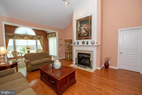 9 Beidler Dr, Washington Crossing, PA 18977