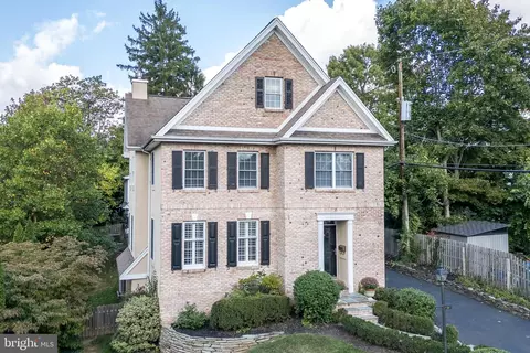 71 Meadow Ln, Doylestown, PA 18901