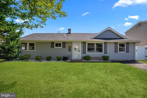 716 Auburn Rd, Fairless Hills, PA 19030
