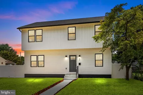 419 Girard Ave, Croydon, PA 19021