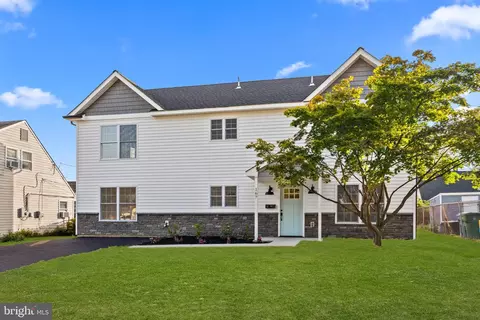 167 Goldenridge Dr, Levittown, PA 19057