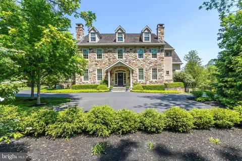 6287 Ingham Rd, New Hope, PA 18938