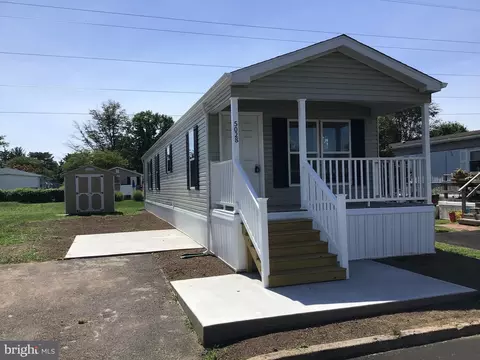 5028 Garner Dr, Morrisville, PA 19067