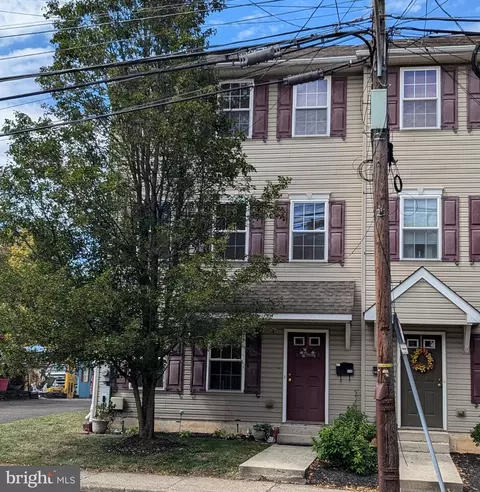 110 S Main St, Quakertown, PA 18951