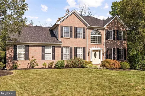 902 Red Coat Farm Dr, Chalfont, PA 18914