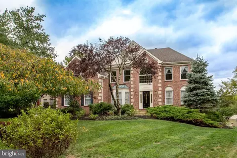 17 Riverstone Cir, New Hope, PA 18938