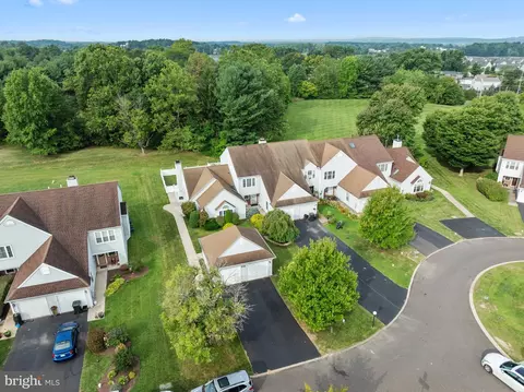 122 Wigton Cir, Perkasie, PA 18944