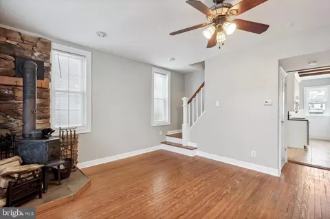16 S 11th St, Quakertown, PA 18951