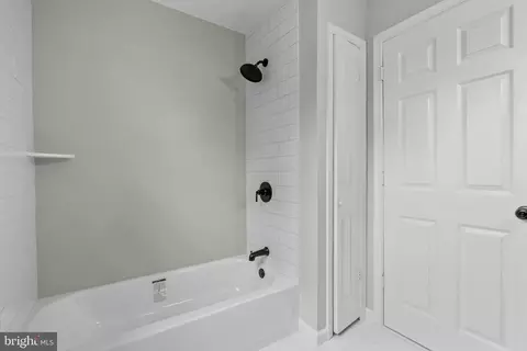 Entry Way - 601 Main Ave, Croydon, PA 19021 photo 6 of 7