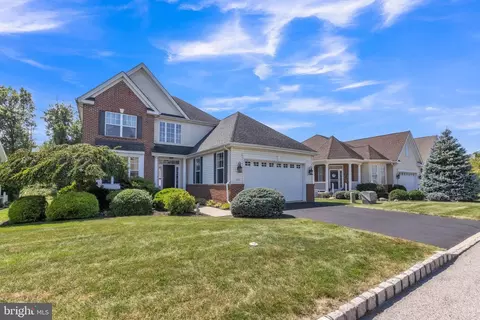 1303 Creekside Ln, Quakertown, PA 18951