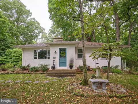 6832 Upper York Rd, New Hope, PA 18938