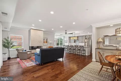 138 N Clinton St, Doylestown, PA 18901