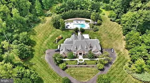 5 Knowles Creek Rd, New Hope, PA 18938