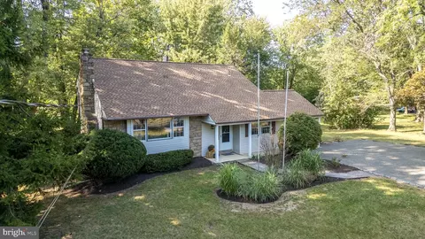 878 Sandy Ridge Rd E, Doylestown, PA 18901