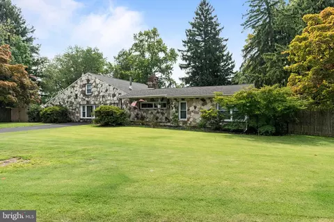 4761 Yates Rd, Bensalem, PA 19020