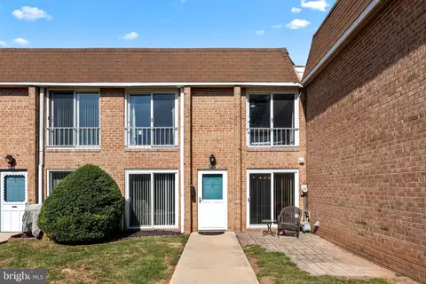 423 Brandywine Ct, Warminster, PA 18974