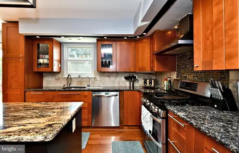 Kitchen - 1728 Hampton Dr, Jamison, PA 18929 photo 2 of 7