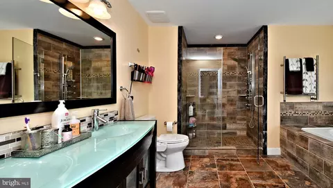 Bath - 1728 Hampton Dr, Jamison, PA 18929 photo 3 of 8