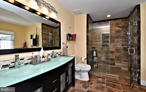 Bath - 1728 Hampton Dr, Jamison, PA 18929 photo 2 of 8