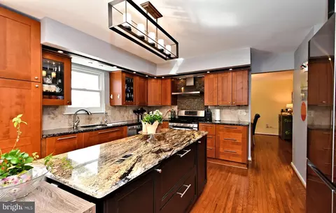 Kitchen - 1728 Hampton Dr, Jamison, PA 18929 photo 6 of 7
