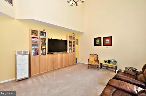 Living - 1728 Hampton Dr, Jamison, PA 18929 photo 5 of 7
