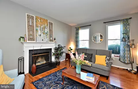 Living - 1728 Hampton Dr, Jamison, PA 18929 photo 3 of 7