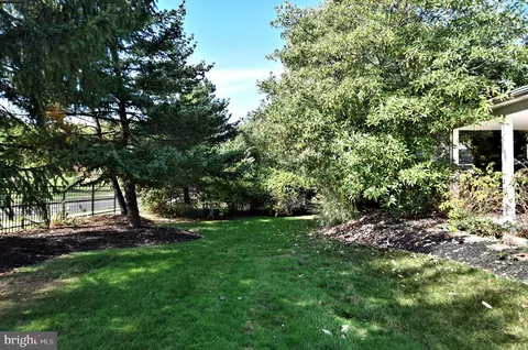 Exterior - 1728 Hampton Dr, Jamison, PA 18929 photo 12 of 13