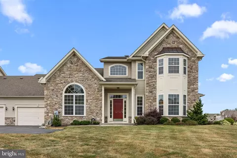 197 Willow Dr, Newtown, PA 18940