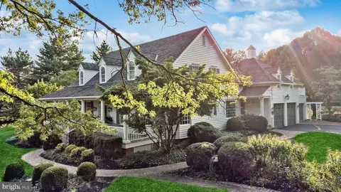 3 Sprucefield Ct, New Hope, PA 18938
