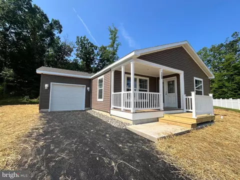 160 Marshall Ln, Sellersville, PA 18960