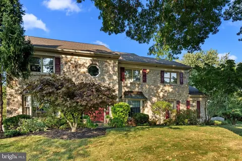 2113 Country Club Dr, Doylestown, PA 18901