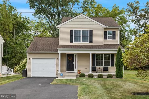 210 Maple St, Warminster, PA 18974