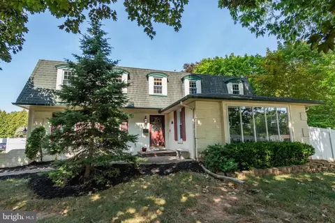 1701 Triumphe Way, Warrington, PA 18976