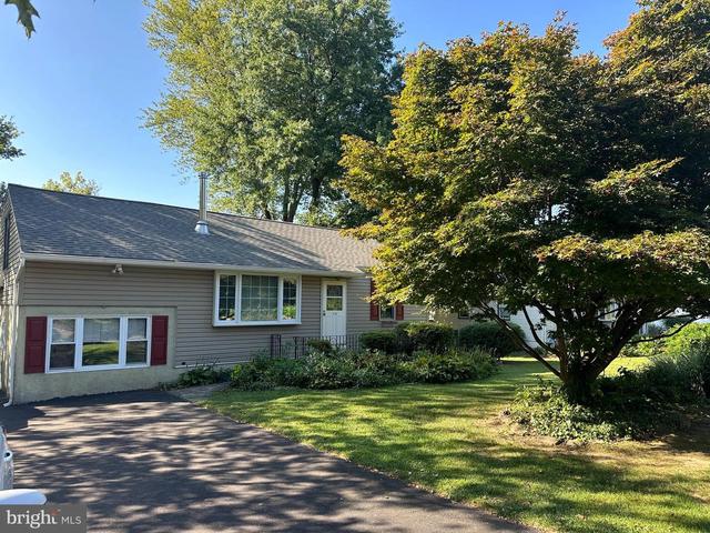 170 Maple Ave, Southampton, PA 18966