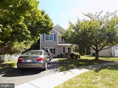 9 S Ascot Ct, Newtown, PA 18940