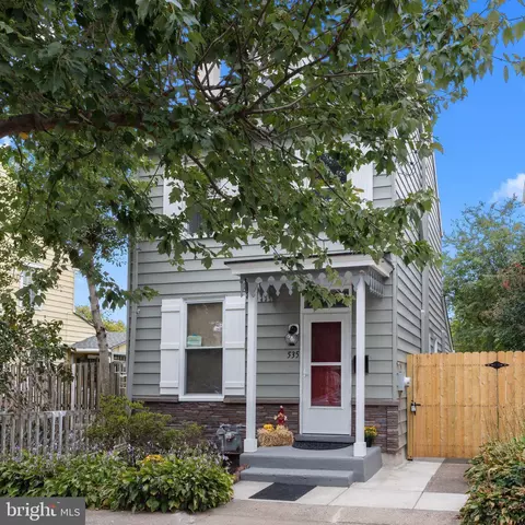 535 Locust St, Bristol, PA 19007