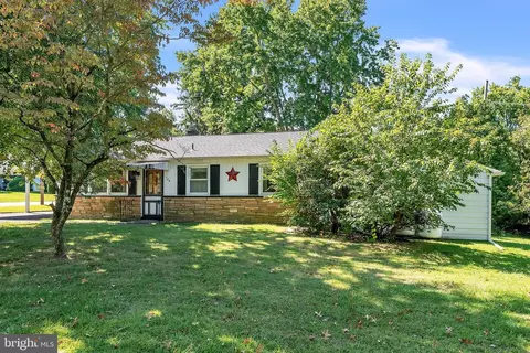 106 Sharp Ln, Feasterville Trevose, PA 19053