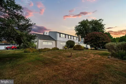 2700 Stanwood Ln, Bensalem, PA 19020