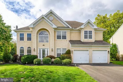4808 Green Heather Ct, Doylestown, PA 18902