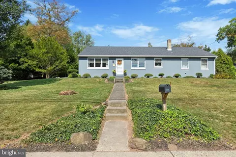 335 9th St, Sellersville, PA 18960