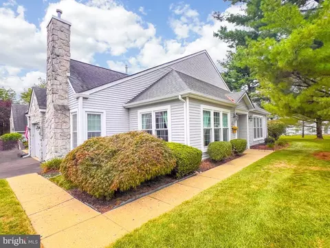 52 Nathan Ct, Newtown, PA 18940