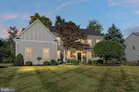1507 Hayfield Dr, Yardley, PA 19067