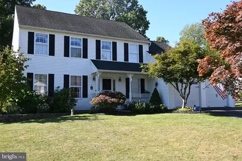 146 Live Oak Dr, Quakertown, PA 18951